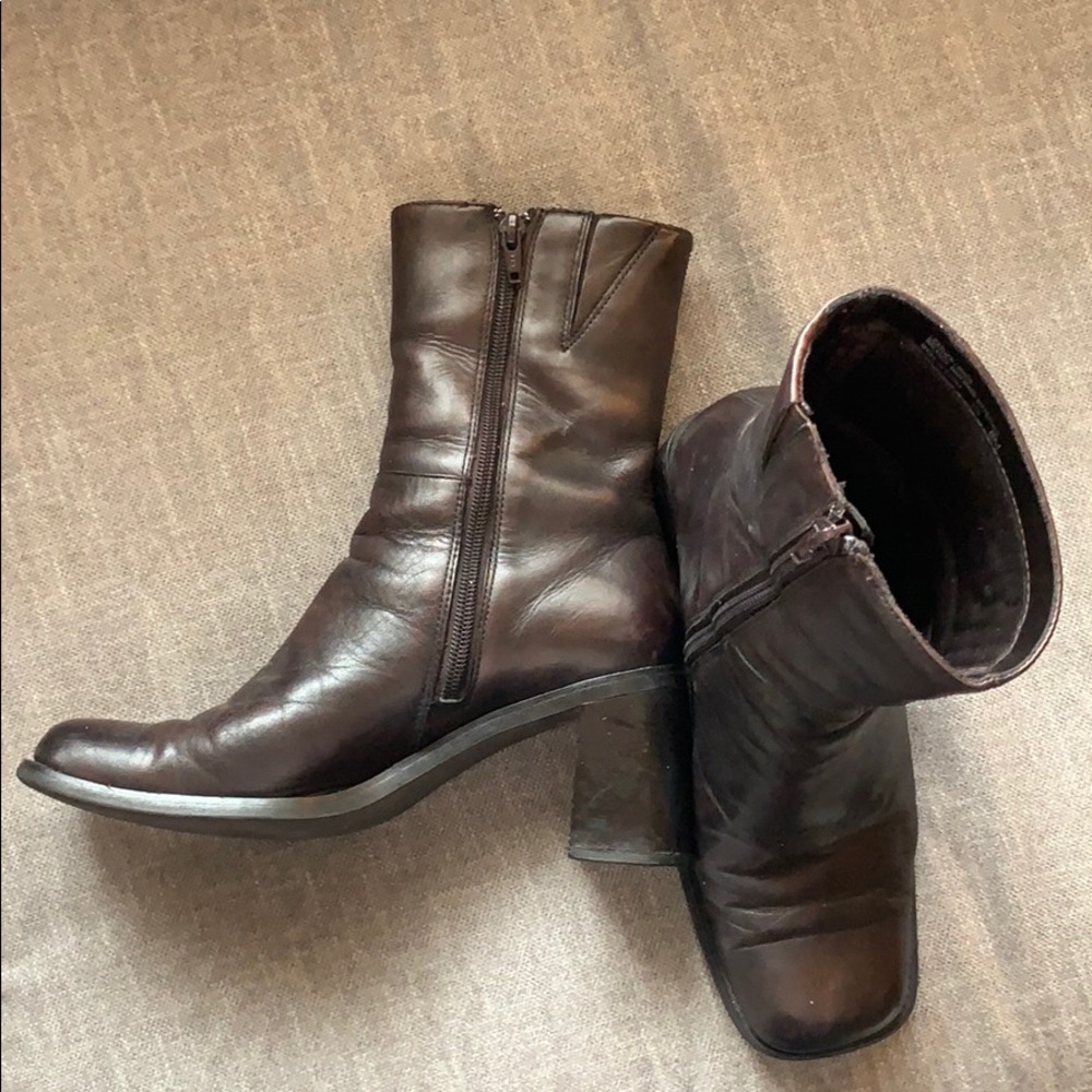 Diba Leather Boots Brown (size 8)